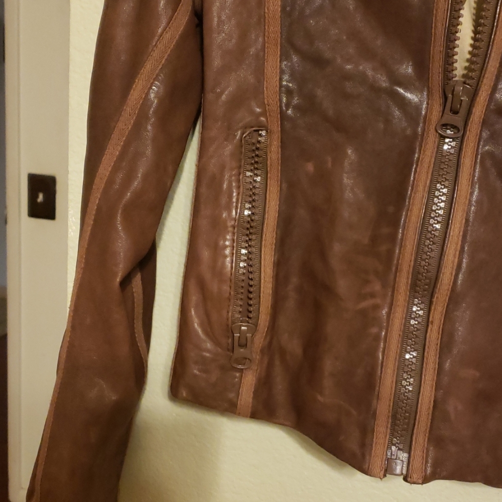 Leather jacket - Picture 2 of 5